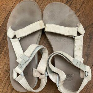Lifted white leather tevas size 7 - make an offer!
